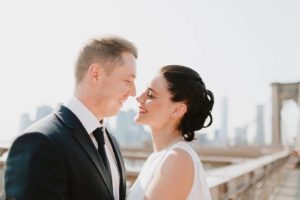 Brooklyn bridge wedding couple