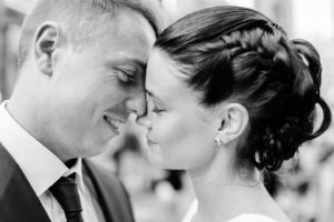 Brooklyn bridge wedding couple