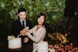 SmogShoppe LA cake cutting