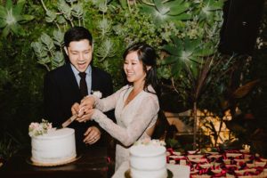 SmogShoppe LA cake cutting