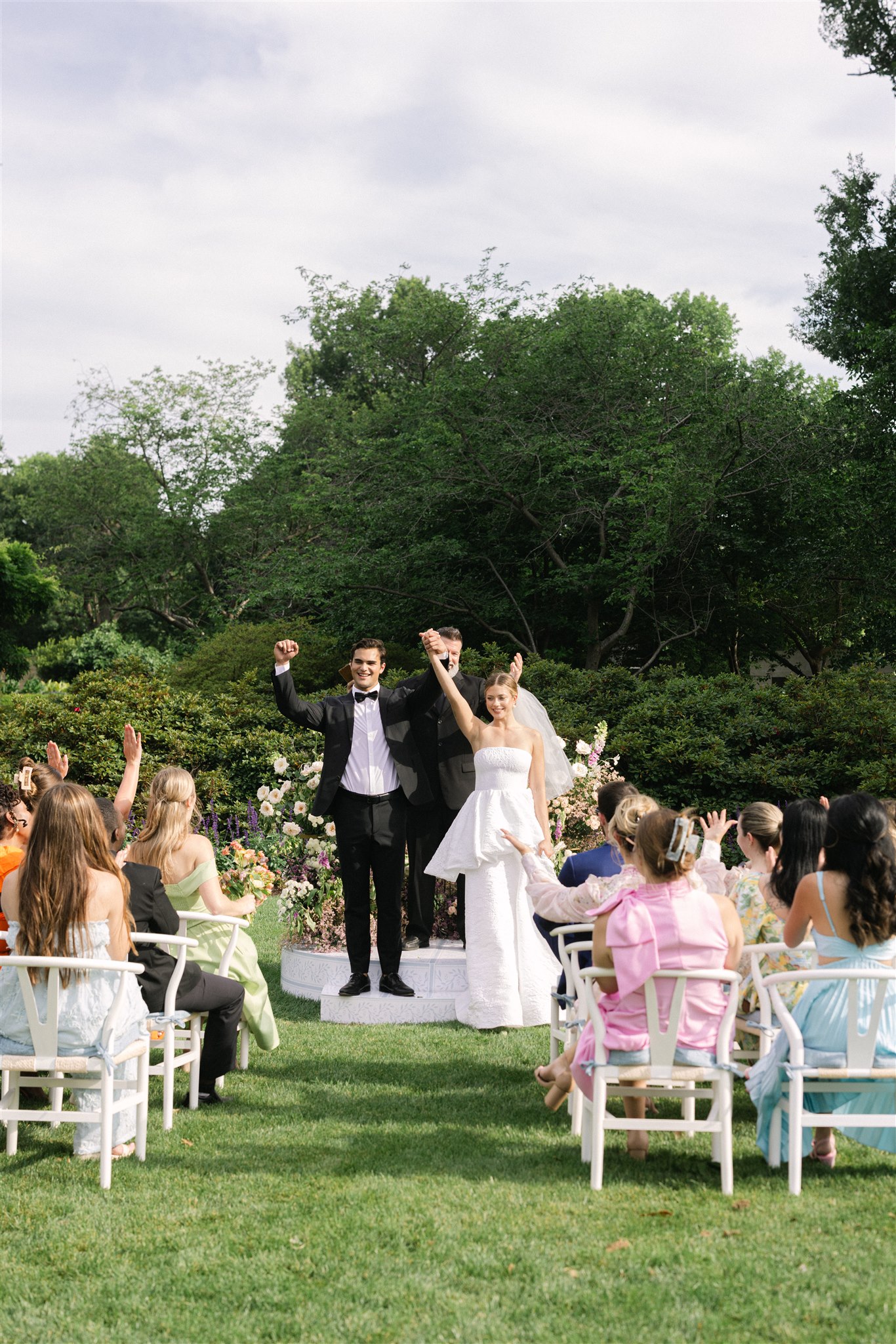 a wedding ceremony at the dallas arboretum