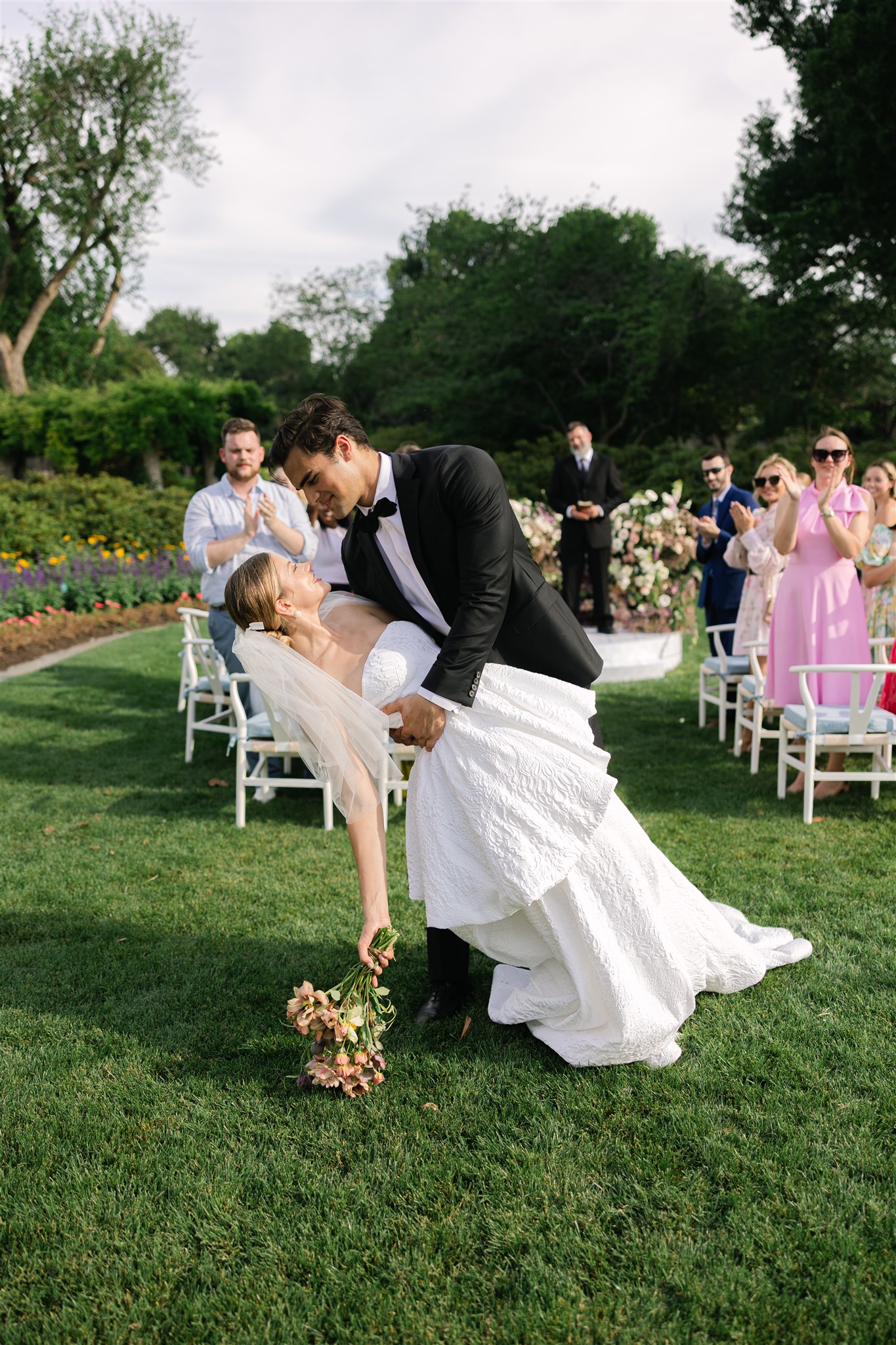 a wedding ceremony at the dallas arboretum