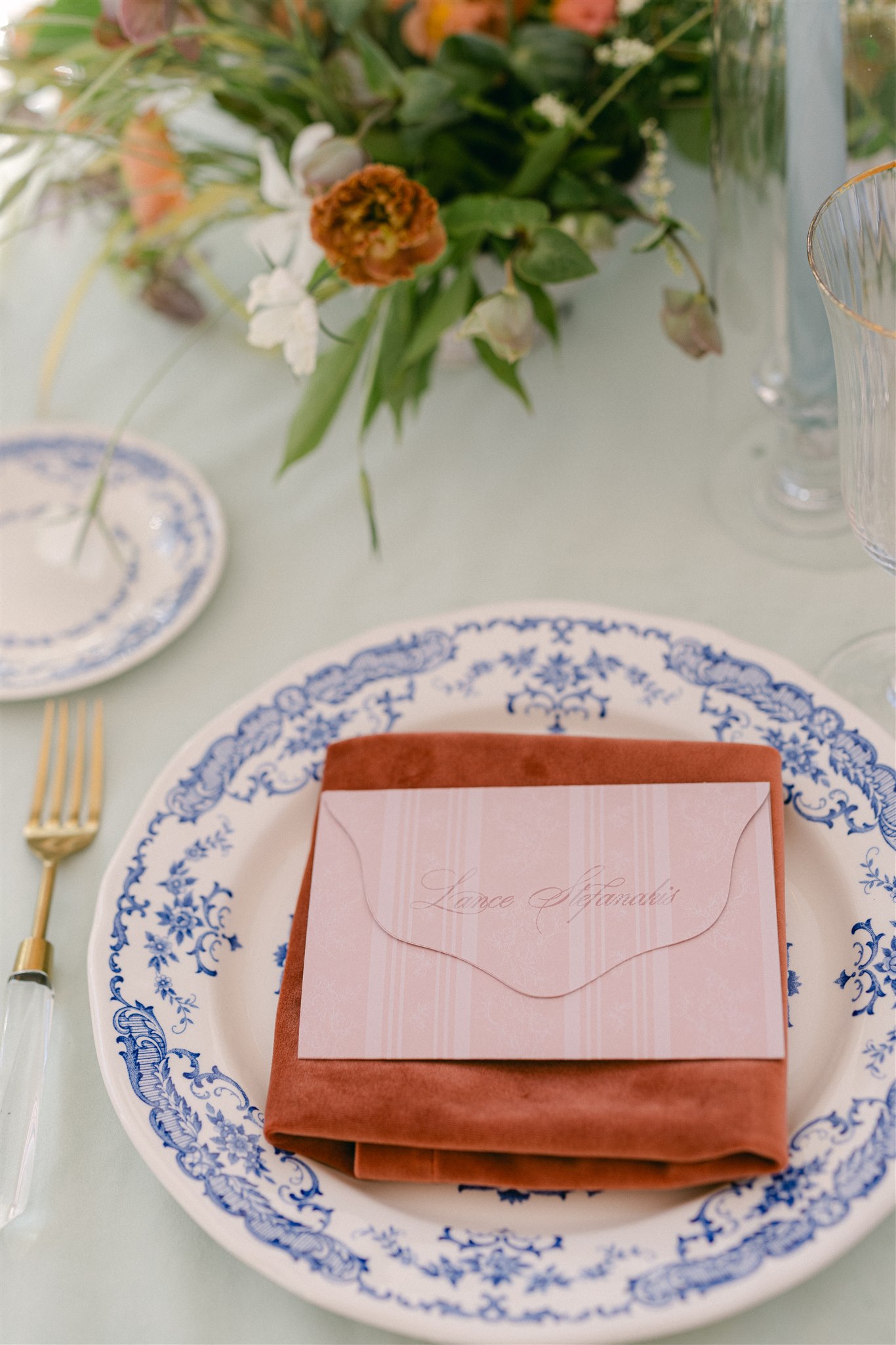 An elegant wedding reception table arrangement for a spring wedding at the dallas arboretum