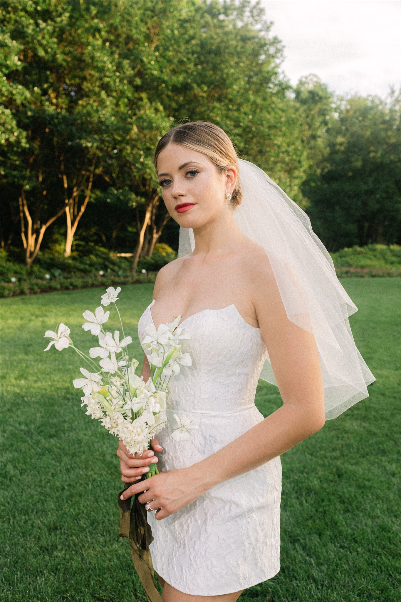 Bridal portraits at the dallas arboretum