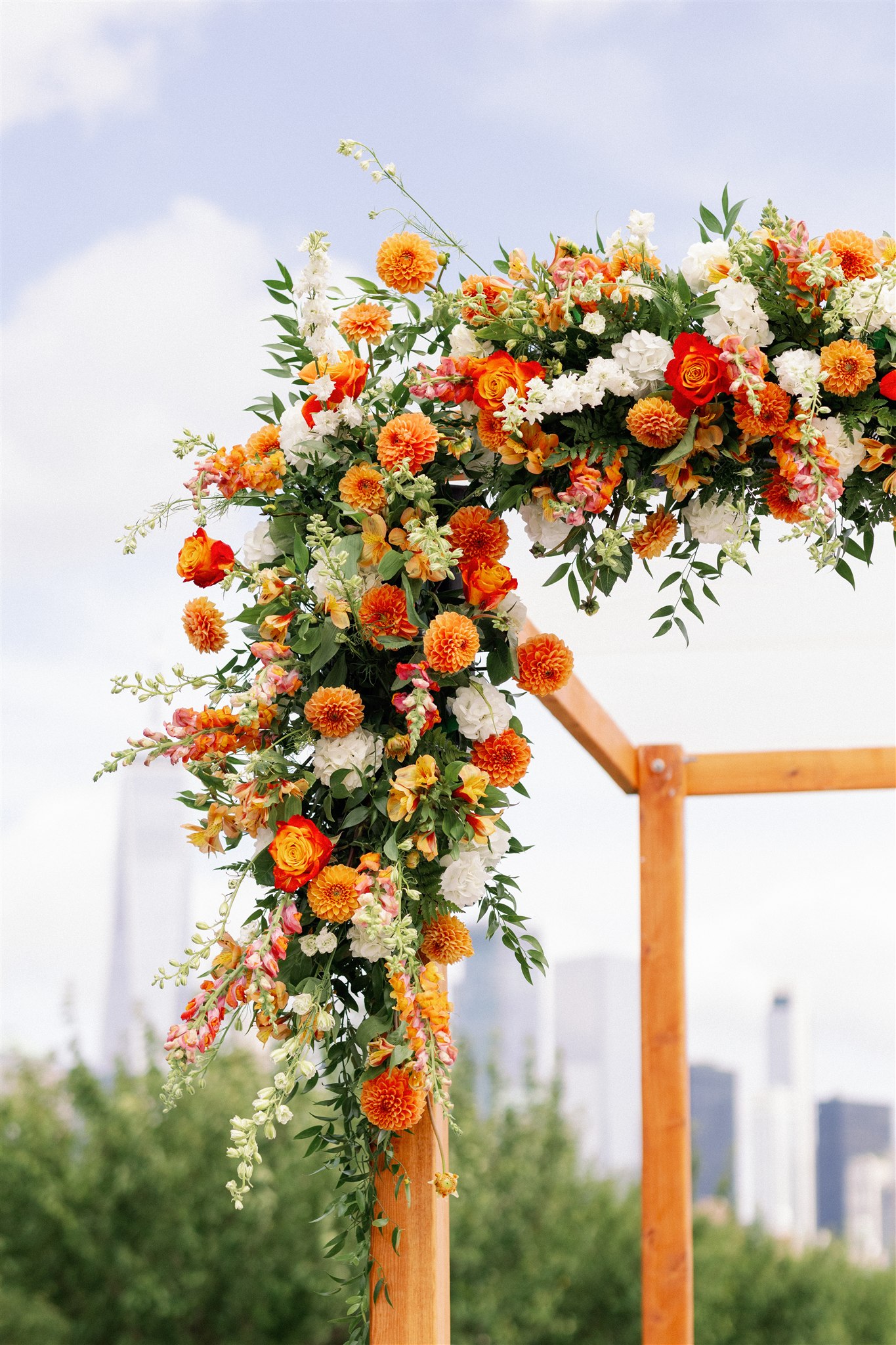 Wedding florals for an outdoor wedding ceremony in NYC