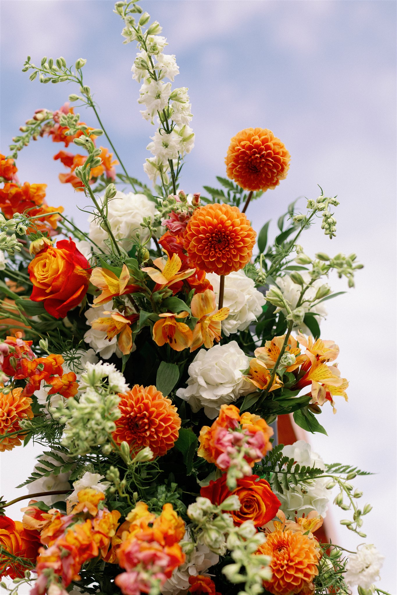 Wedding florals for an outdoor wedding ceremony in NYC