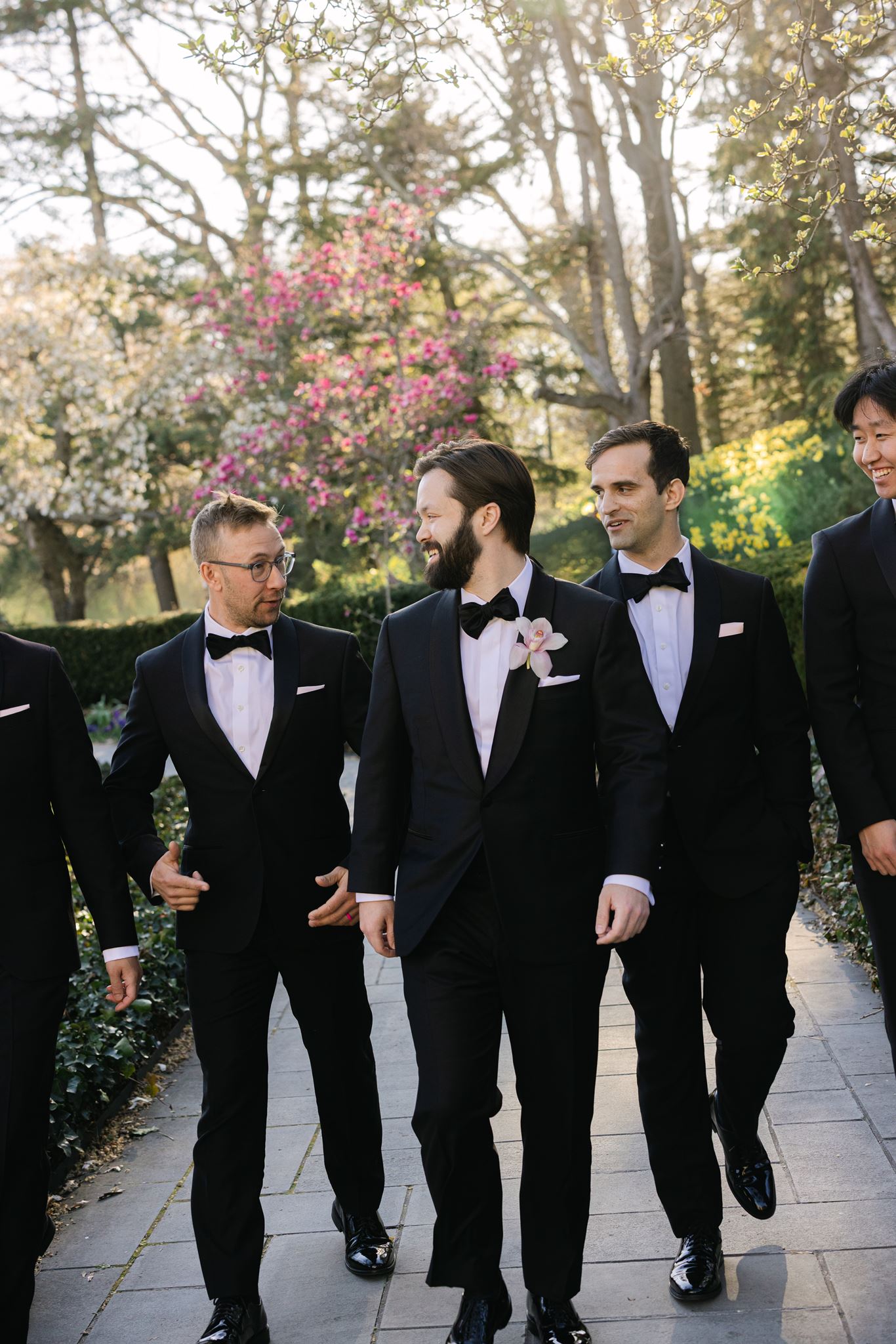 Spring wedding at brooklyn botanic garden in new york