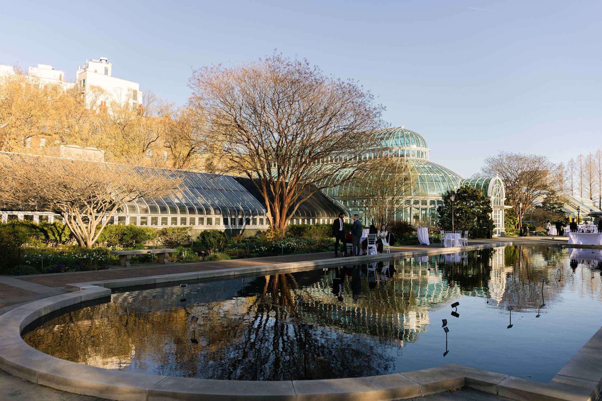 Spring wedding at brooklyn botanic garden in new york