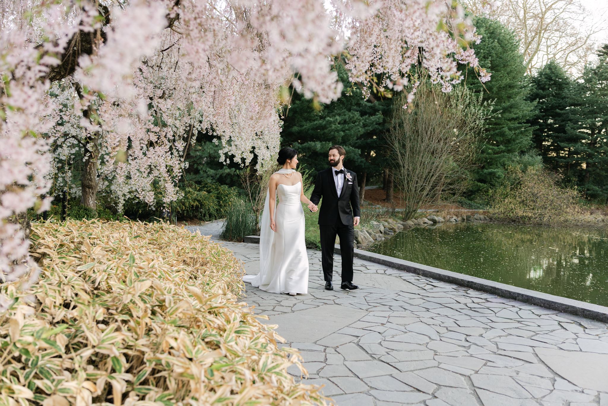 wedding portraits at the brooklyn botanic garden in new york