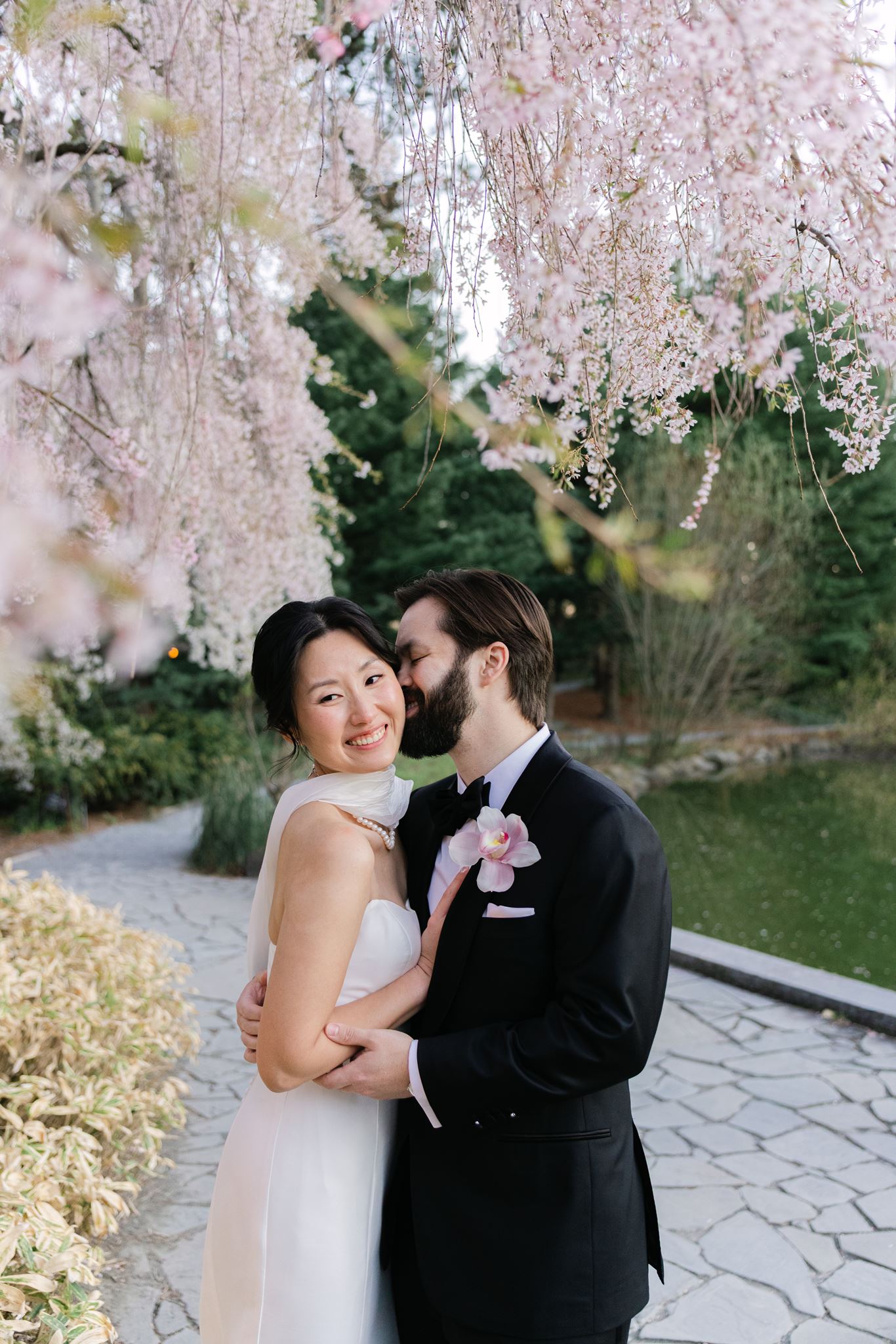 wedding portraits at the brooklyn botanic garden in new york