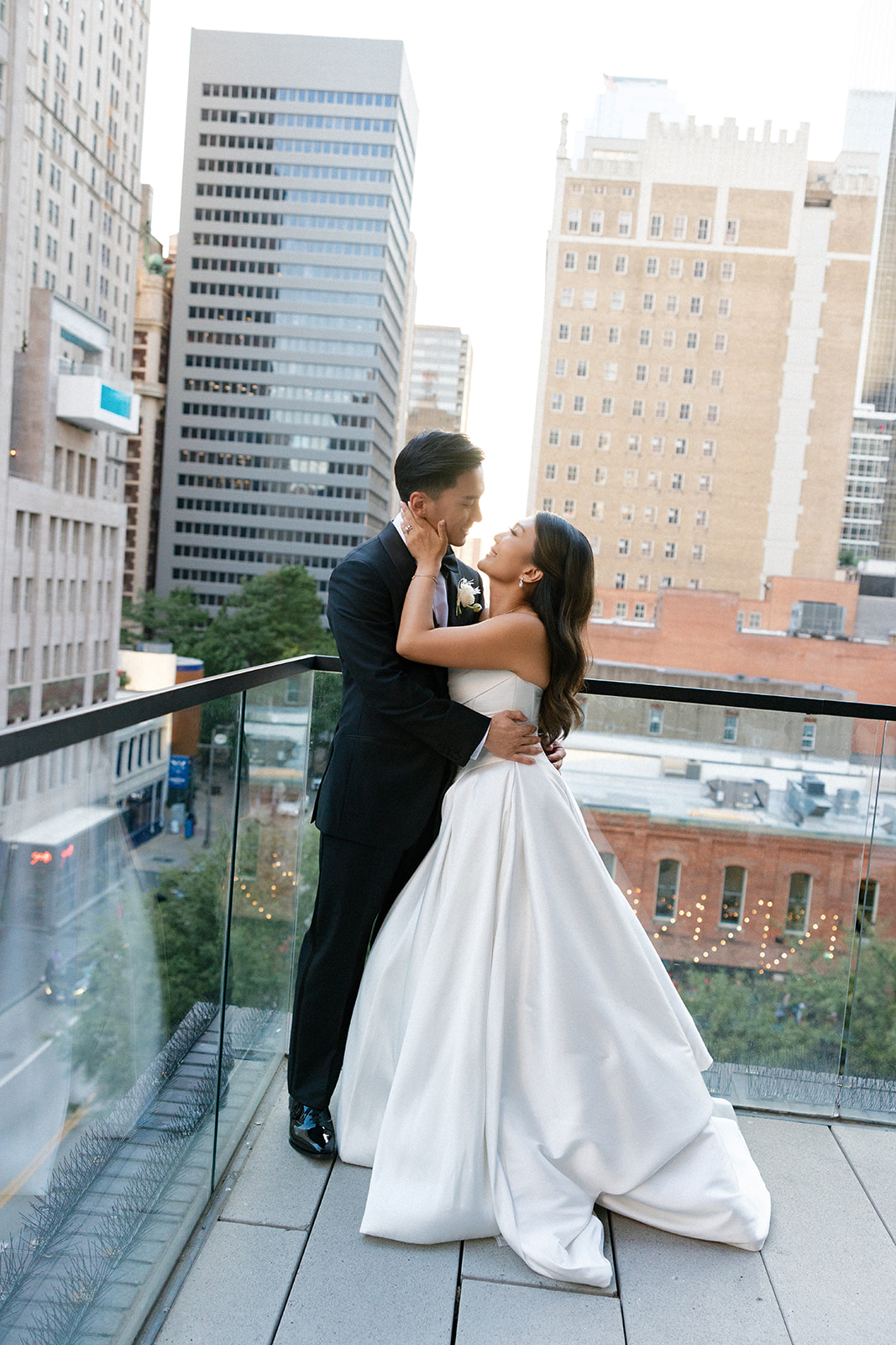 Couples portraits on the balcony at Mirador Restaurant